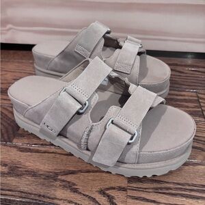 Ugg Goldenstar Hi Slide Sandals size 10